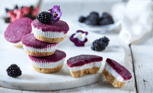 Blackberry mini cheesecakes - Stir it up Magazine