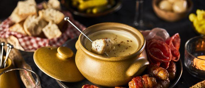 Cheesy Fondue - Stir it up Magazine