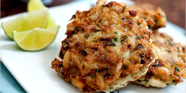 Spicy Thai Crab Cakes - Stir it up Magazine